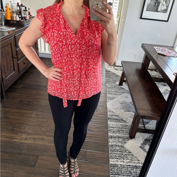 Pleione Ruffled Floral Red and White Size Small - Picture 3 of 14